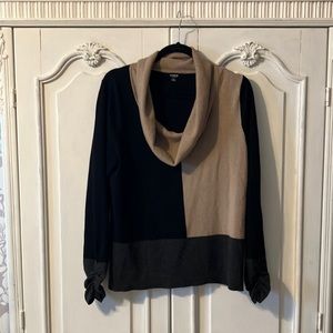 Color blocked XL  sweater black, camel and charcoal